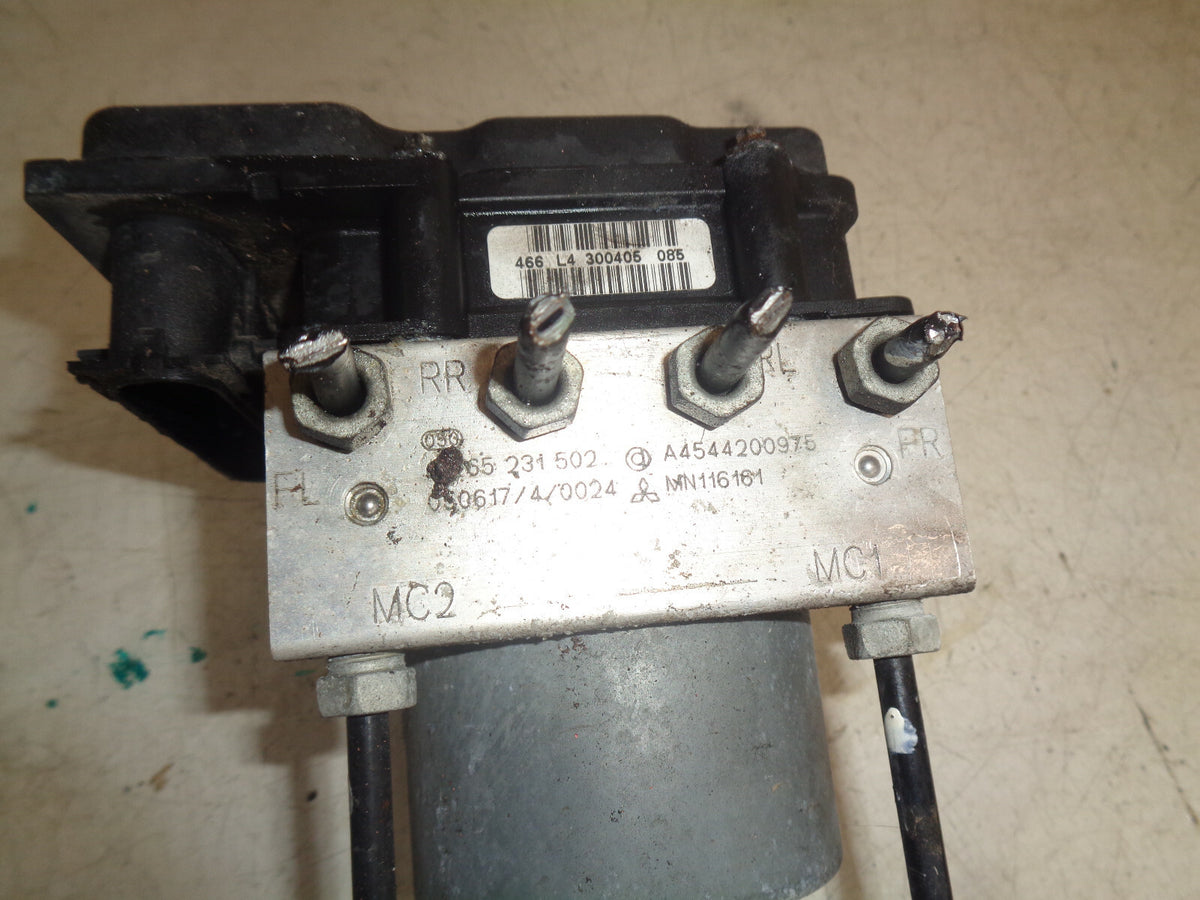 MITSUBISHI COLT MK6 2005 1.1 PETROL ABS PUMP AND MODULE MN116161