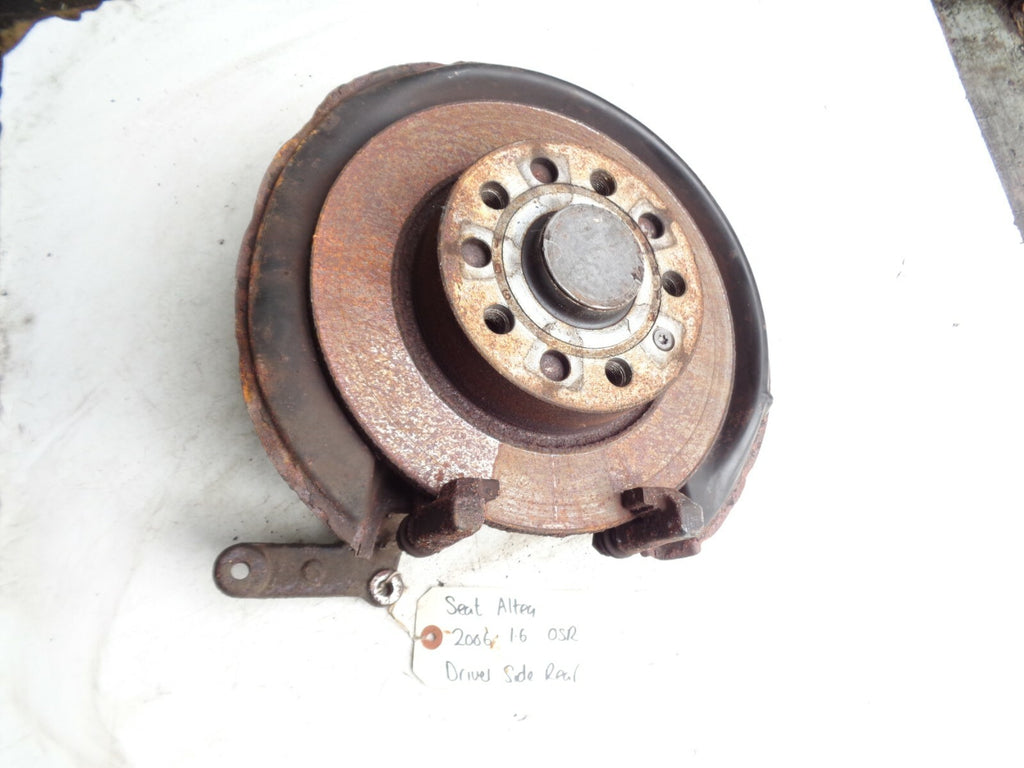SEAT ALTEA 1.6 2006 OSR DRIVER SIDE REAR WHEEL HUB KNUCKLE BEARING DISC