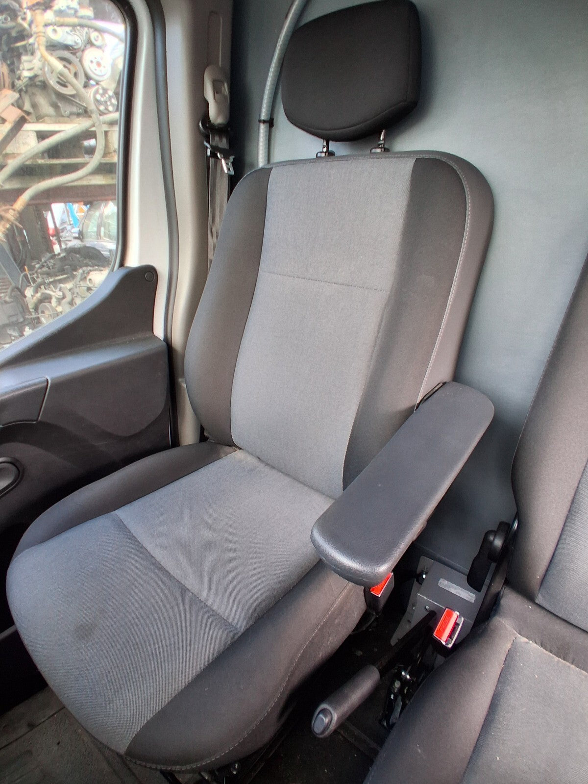 2024 NISSAN INTERSTAR MK2 OSF DRIVER SIDE FRONT SINGLE SEAT WITH LEATHER ARMREST
