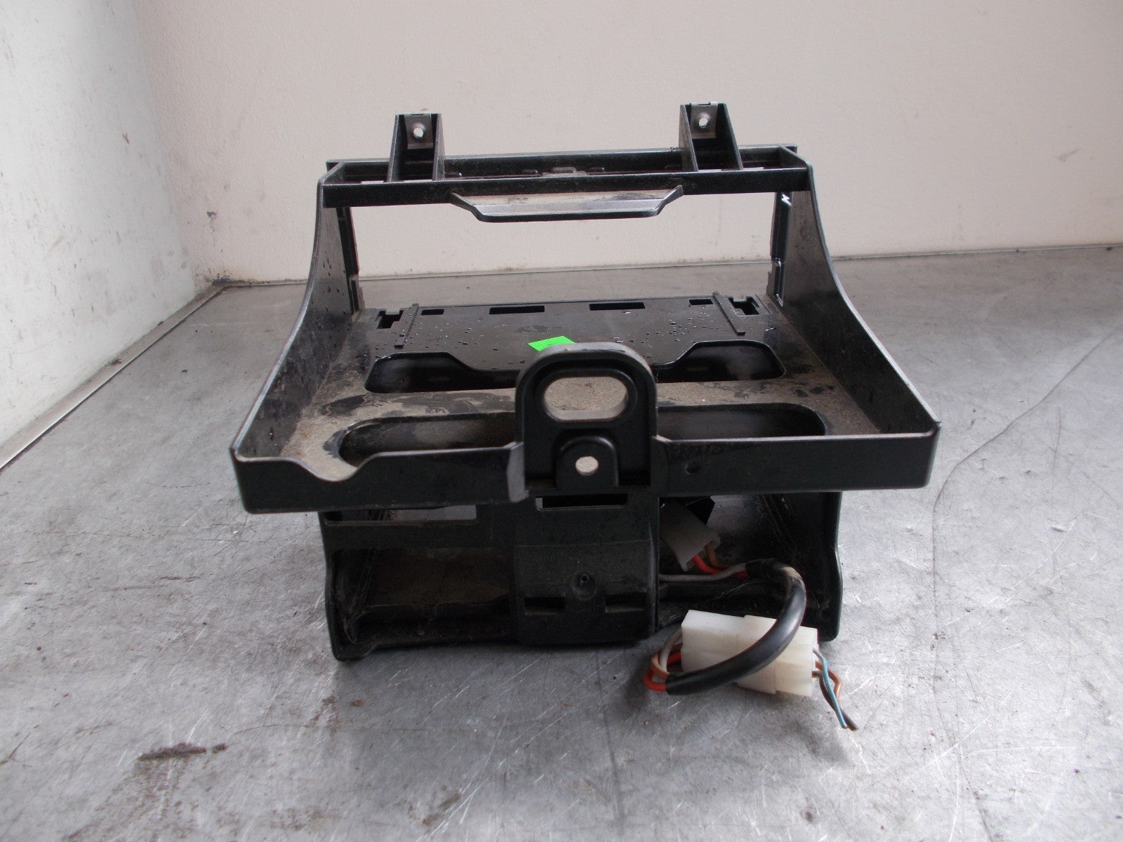 MERCEDES SPRINTER W906 2008 MK2 CENTRE CONSOLE CUP HOLDER TRIM A9066800558