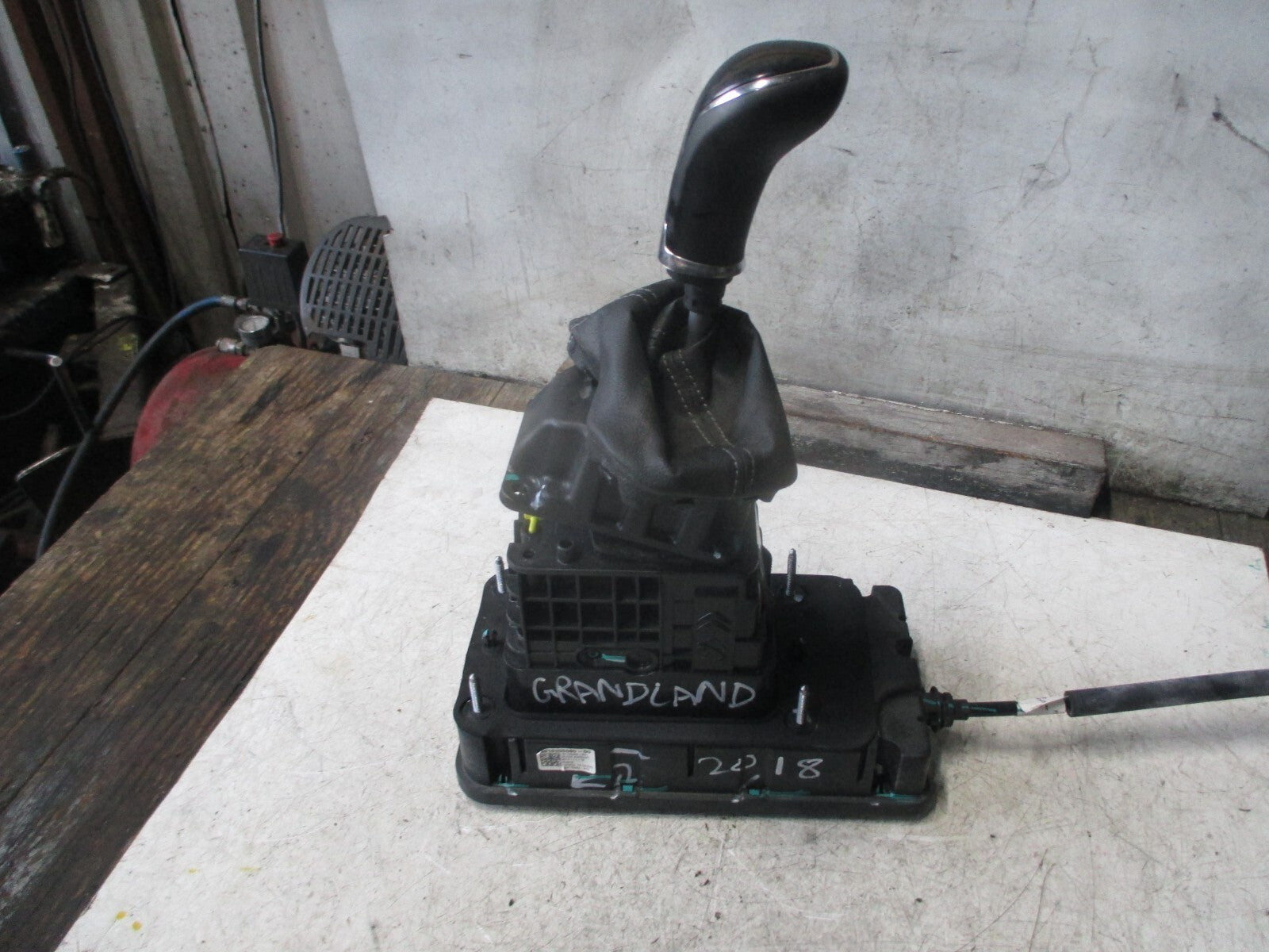 VAUXHALL GRANDLAND X 2018 1.6 DIESEL AUTO GEAR STICK KNOB 9810205080