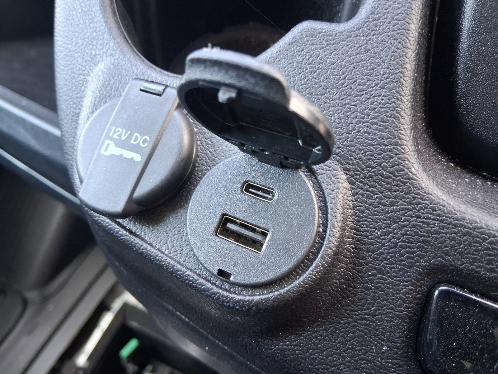 2025 CITROEN RELAY MK3 ONLY USB AND TYPE C PORT