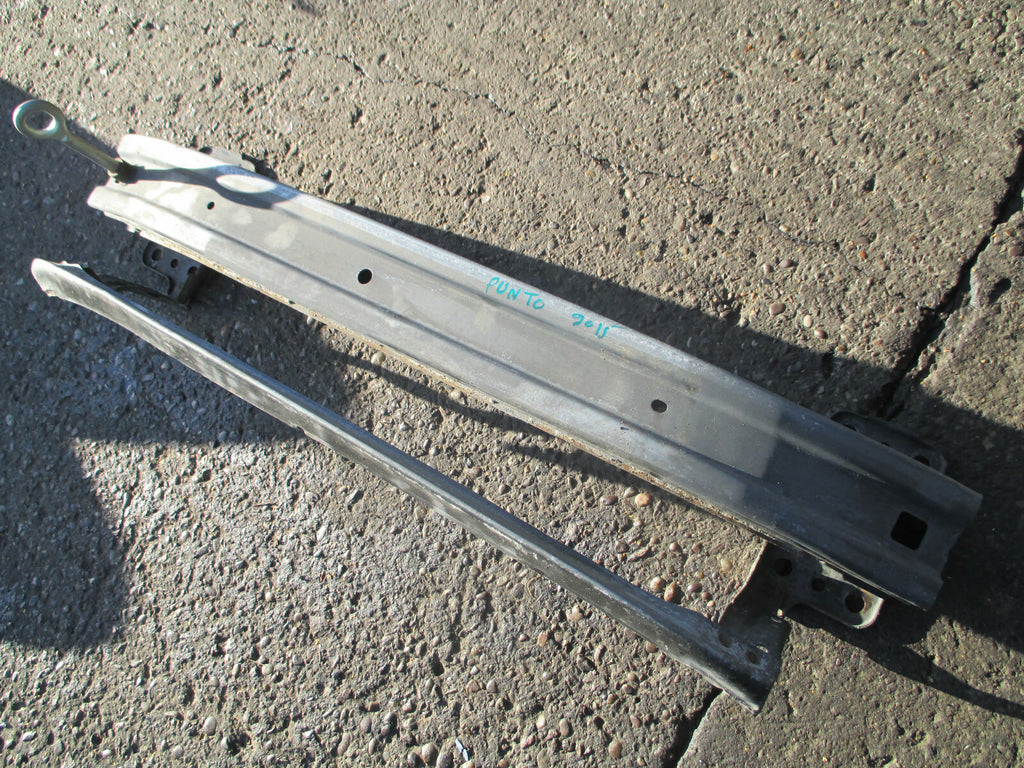 FIAT GRANDE PUNTO 2015 MK3 FRONT CRASH IMPACT BAR SUPPORT UNIT