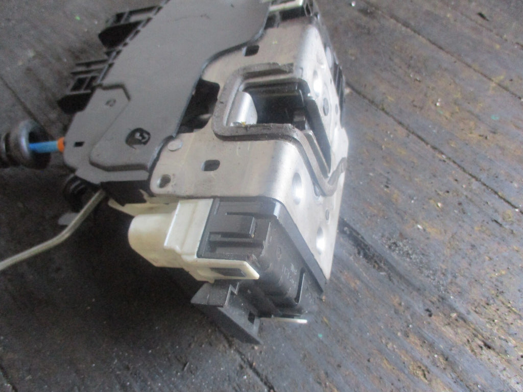 MERCEDES A CLASS 2014  NSF PASSENGER SIDE FRONT DOOR LOCK MECHANISM A0997202301