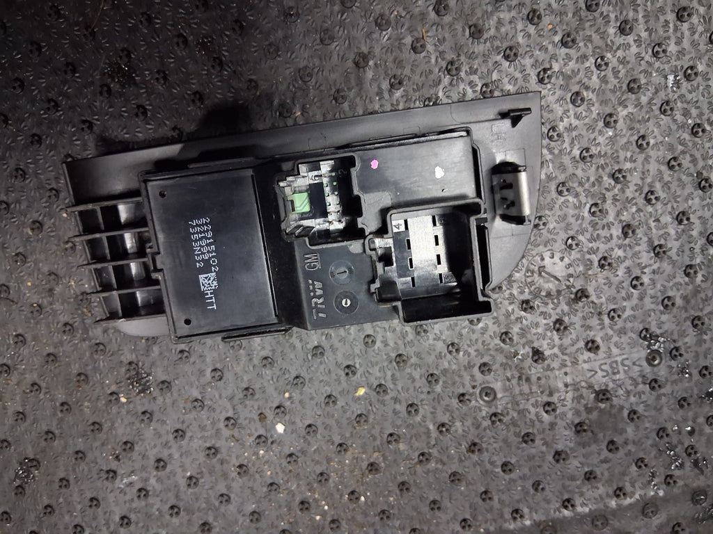 2018 VAUXHALL ZAFIRA C NSF PASSENGER SIDE FRONT WINDOW CONTROL SWITCH 22915102