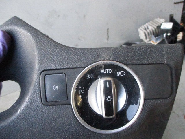 2018 MERCEDES A CLASS W176 HEADLIGHT & PARKING BRAKE SWITCH & TRIM A2469050451