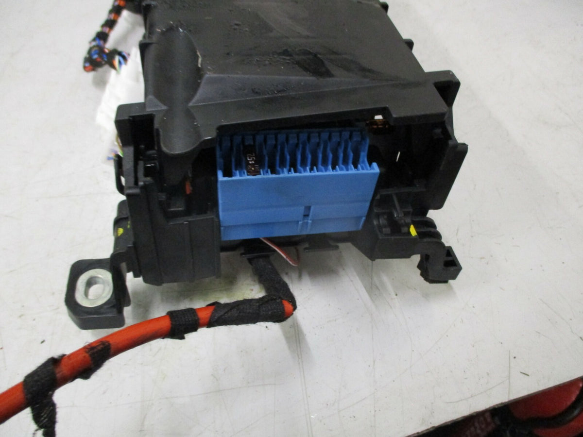 MERCEDES GLA220 2.1 170HP 2014 DIESEL UNDER BONNET FUSE RELAY BOX A2465400140