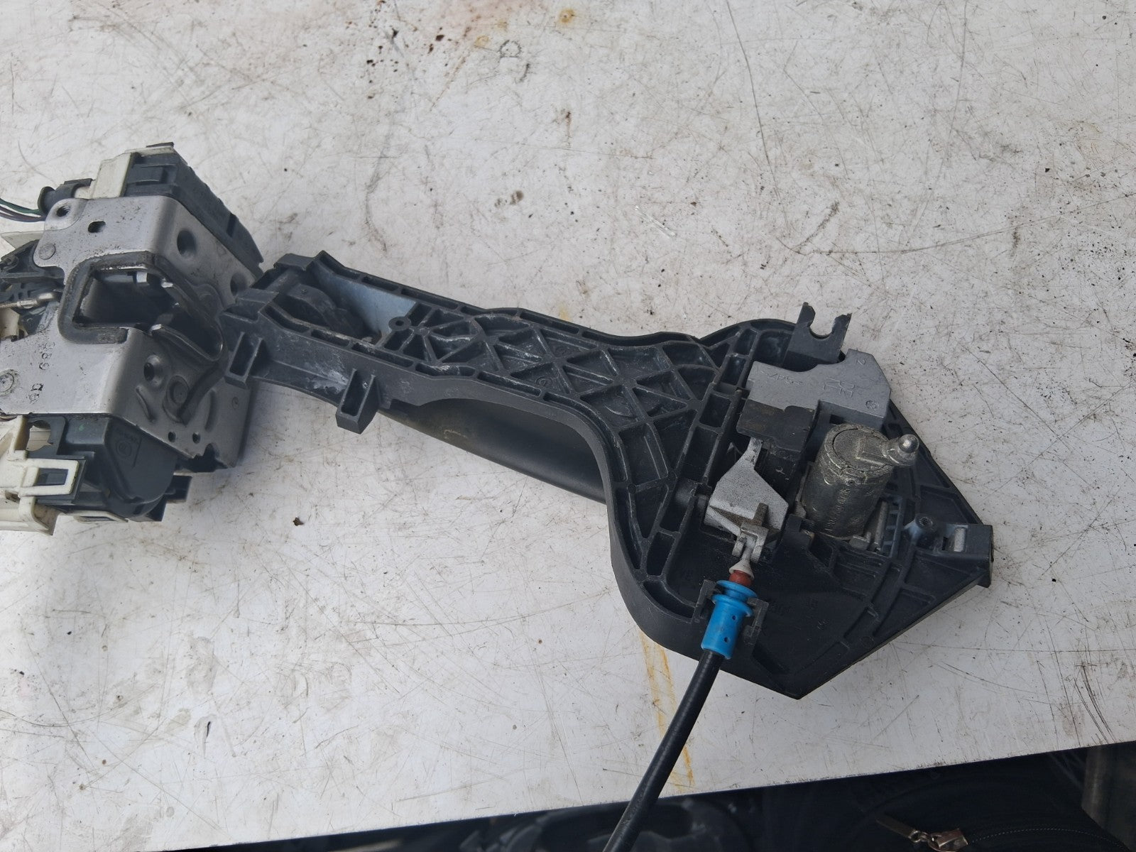 MERCEDES BENZ SPRINTER W906 2016 OSF DRIVER FRONT DOOR LOCK HANDLE A9067201835