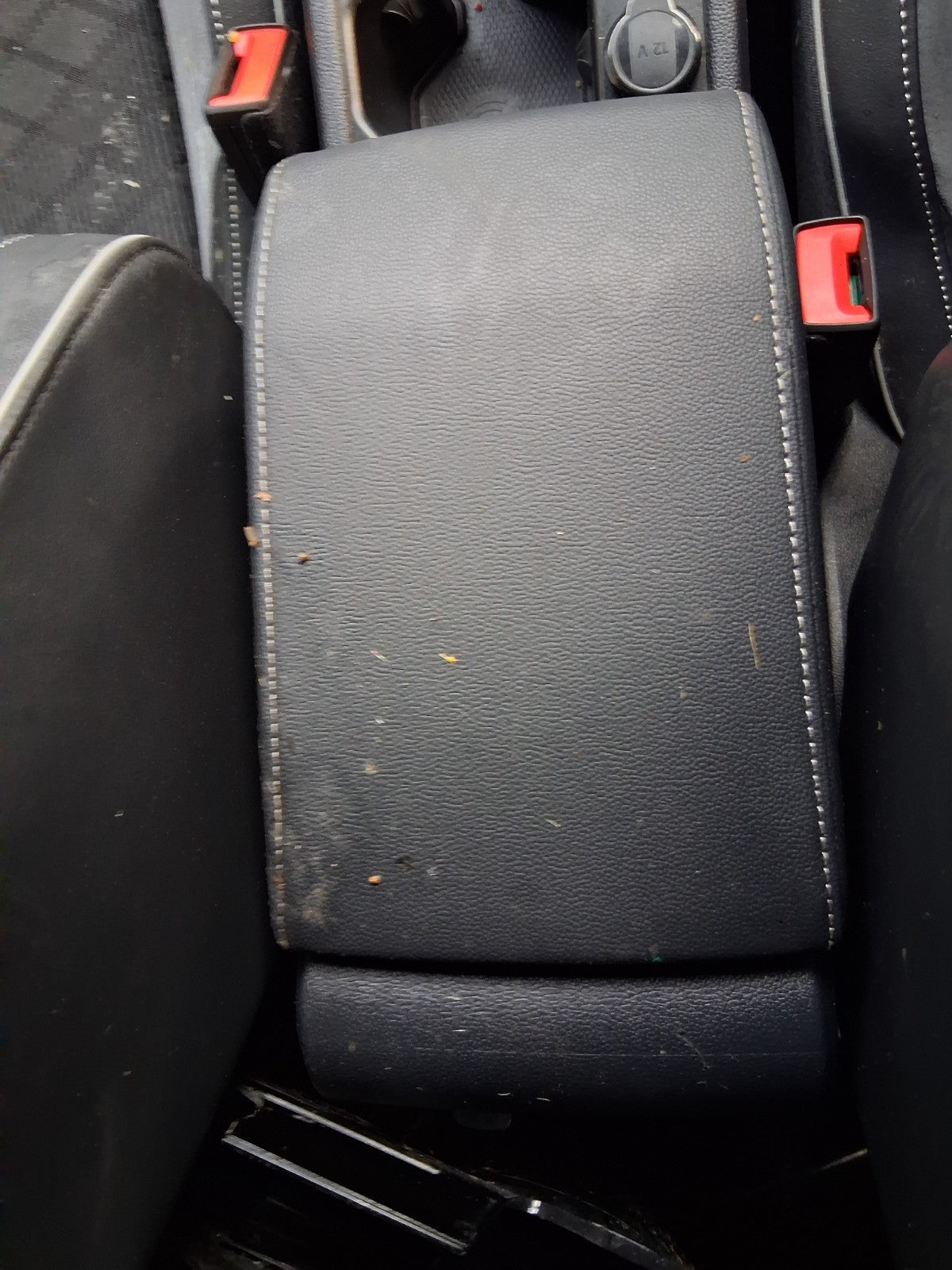 2024 VW VOLKSWAGEN GOLF MK8 R LINE CENTER CONSOLE LEATHER ARM REST