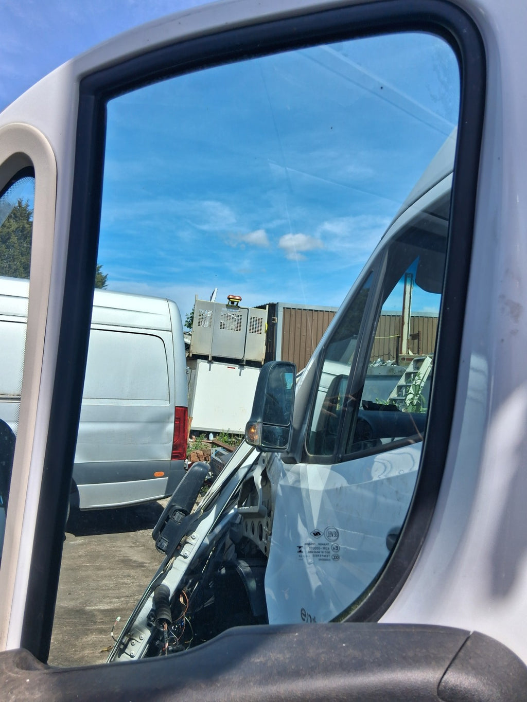 2024 PEUGEOT BOXER MK3 L3H2 OSF DRIVER SIDE FRONT DOOR GLASS