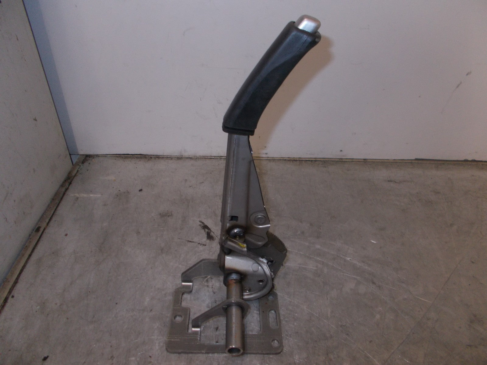 VOLVO V50 2004 HANDBRAKE LEVER 4N512780AK
