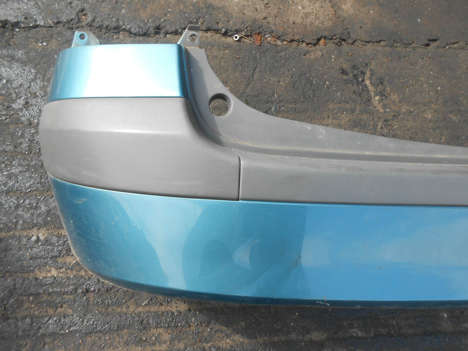 MAZDA PREMACY 1999 COMPLETE REAR BUMPER GREEN