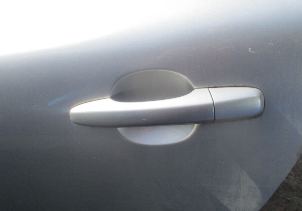 2016 VOLVO V40 R DESIGN NSR PASSENGER SIDE REAR LEFT EXTERIOR DOOR HANDLE SILVER