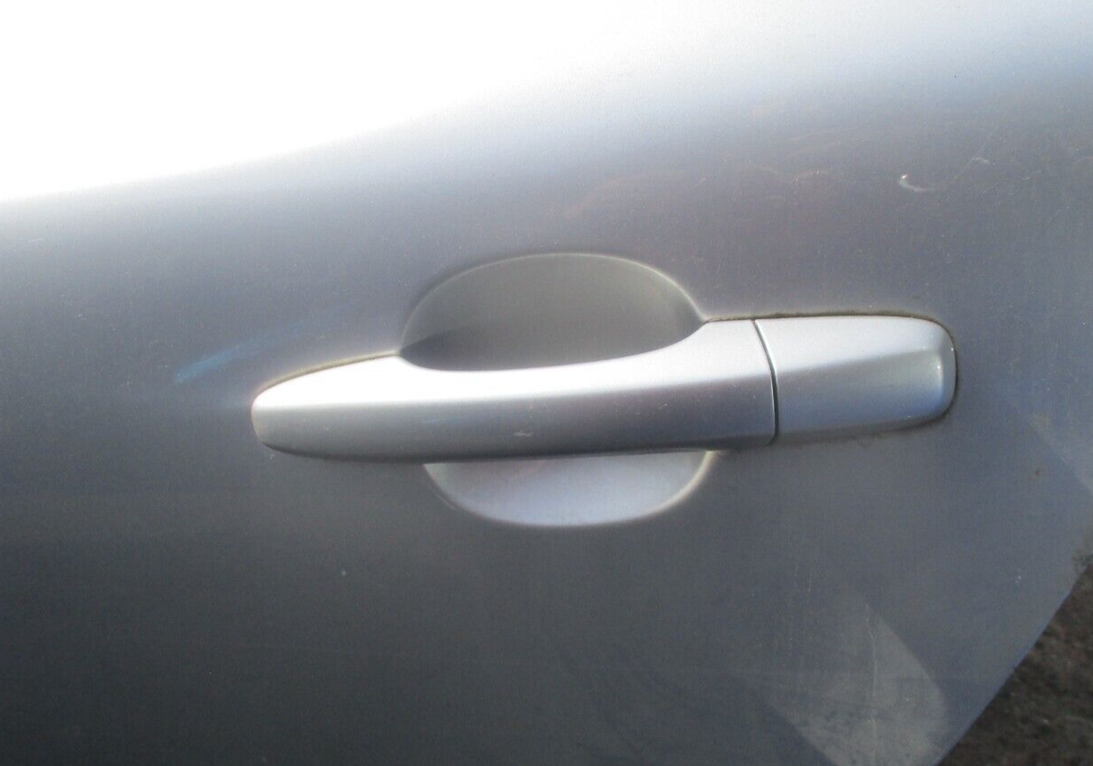 2016 VOLVO V40 R DESIGN NSR PASSENGER SIDE REAR LEFT EXTERIOR DOOR HANDLE SILVER