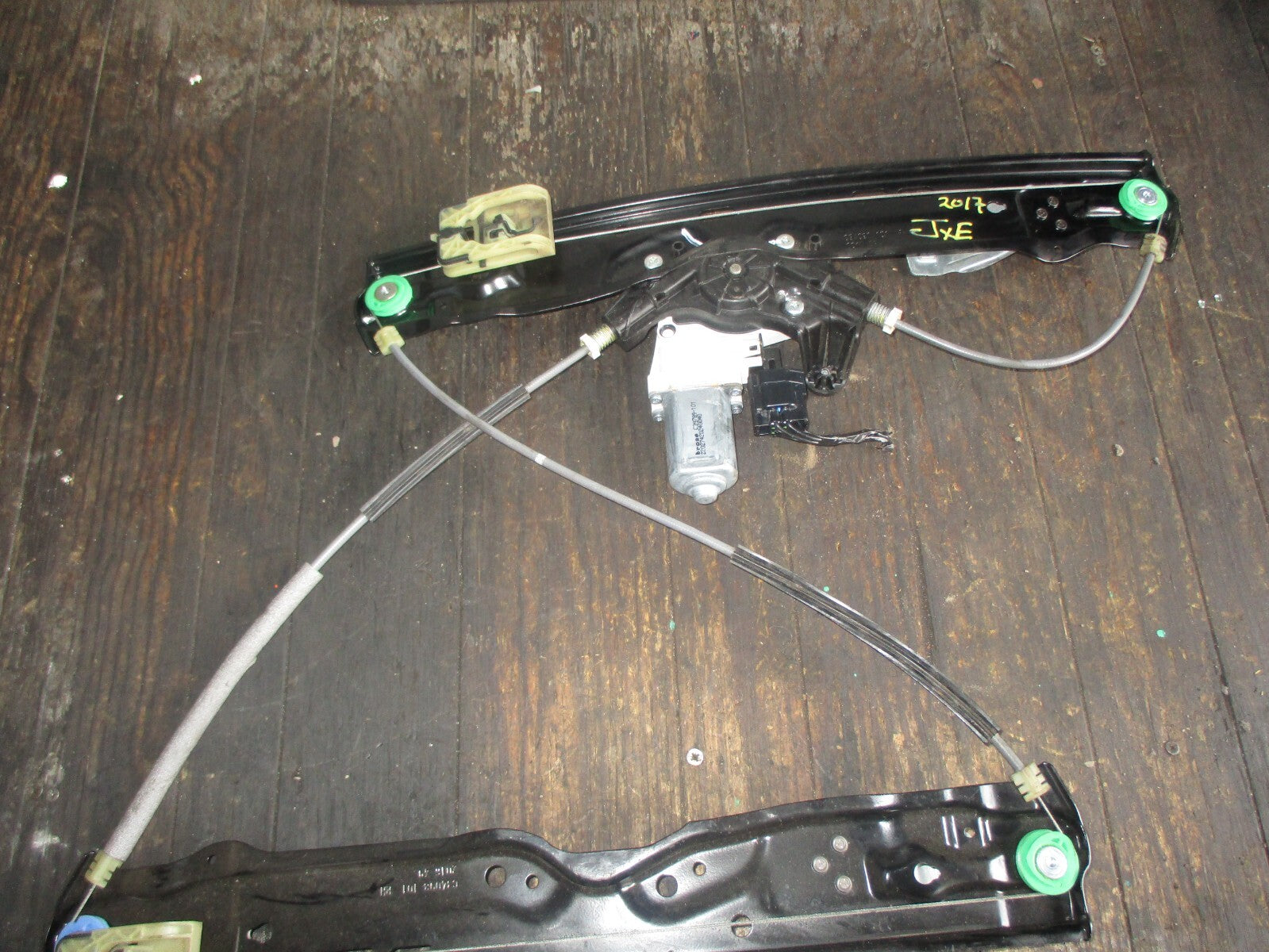 JAGUAR XE 2017 DRIVER SIDE FRONT WINDOW REGULATOR AND MOTOR  GX7323200AF