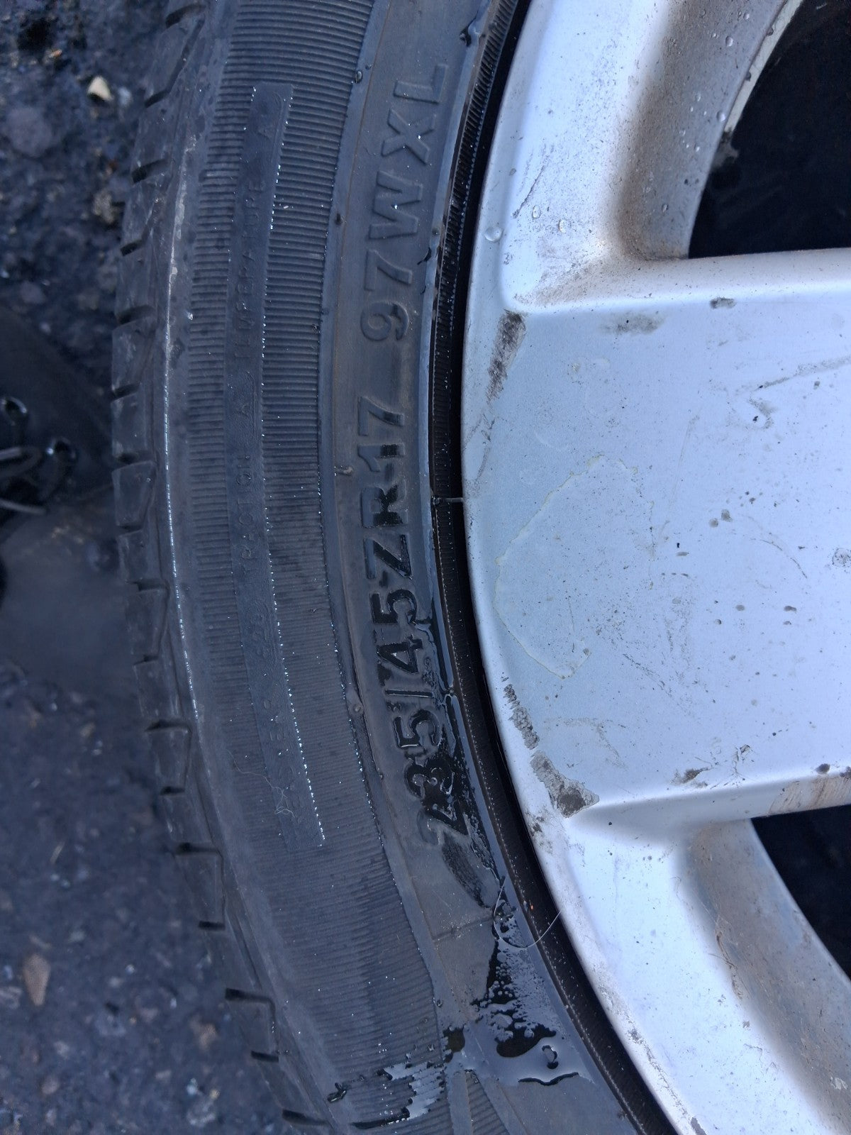 2006 VW VOLKSWAGEN PASSAT B6 17 INCH ALLOY WHEEL WITH TYRE 235/45R17