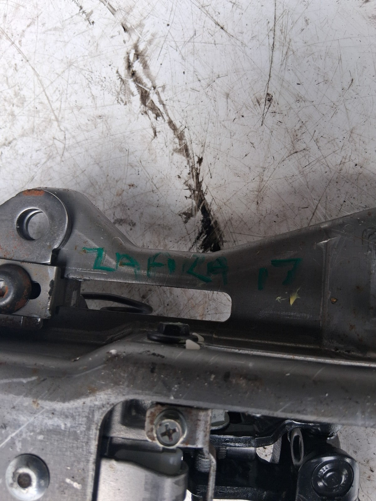 2017 VAUXHALL ZAFIRA STEERING COLUMN SURROUND COWL TRIM 422396726