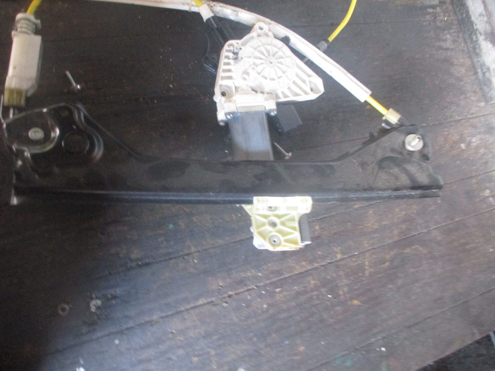 MERCEDES CLA W117 NSR PASSENGER SIDE REAR WINDOW REGULATOR & MOTOR A61041113