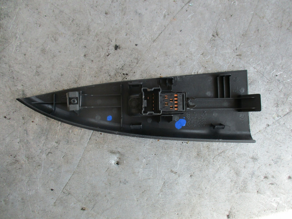 NISSAN NOTE E11 (MK1) NSF PASSENGER SIDE FRONT WINDOW SWITCH 809619U00A