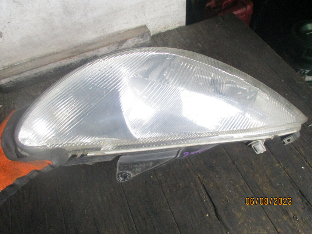 PEUGEOT 206 2002 NS PASSENGER SIDE FRONT HEADLIGHT 9640559780