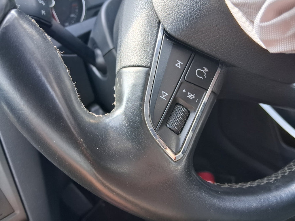 SEAT TOLEDO MK4 KG 2018 MULTIFUNCTION BLACK LEATHER STEERING WHEEL