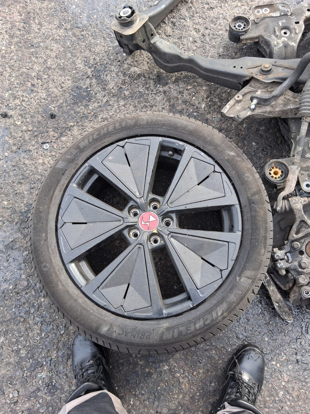 2024  DS AUTOMOBILES DS 7 19 INCH ALOY WHEEL WITH TYRE 235/50R19
