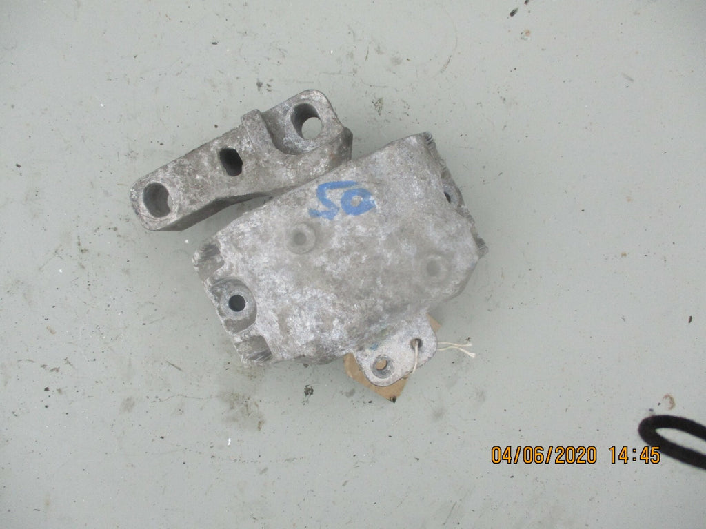 VW VOLKSWAGEN GOLF MK4 BORA 1.6 OS DRIVER SIDE ENGINE MOUNT 1J0199252BE