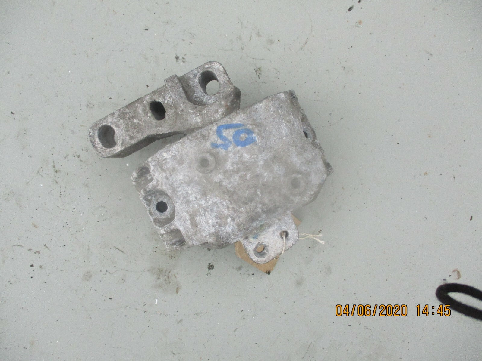 VW VOLKSWAGEN GOLF MK4 BORA 1.6 OS DRIVER SIDE ENGINE MOUNT 1J0199252BE