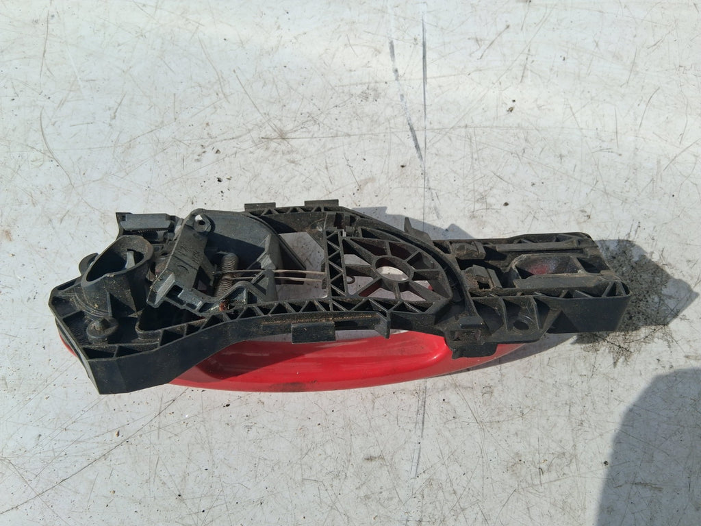 2016 VW VOLKSWAGEN PASSAT B7 NSF PASSENGER SIDE FRONT LEFT DOOR HANDLE RED