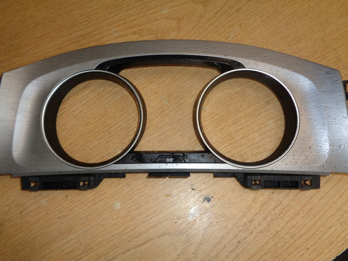VW VOLKSWAGEN GOLF MK7 2015 SPEEDO SURROUND TRIM 5G0857059