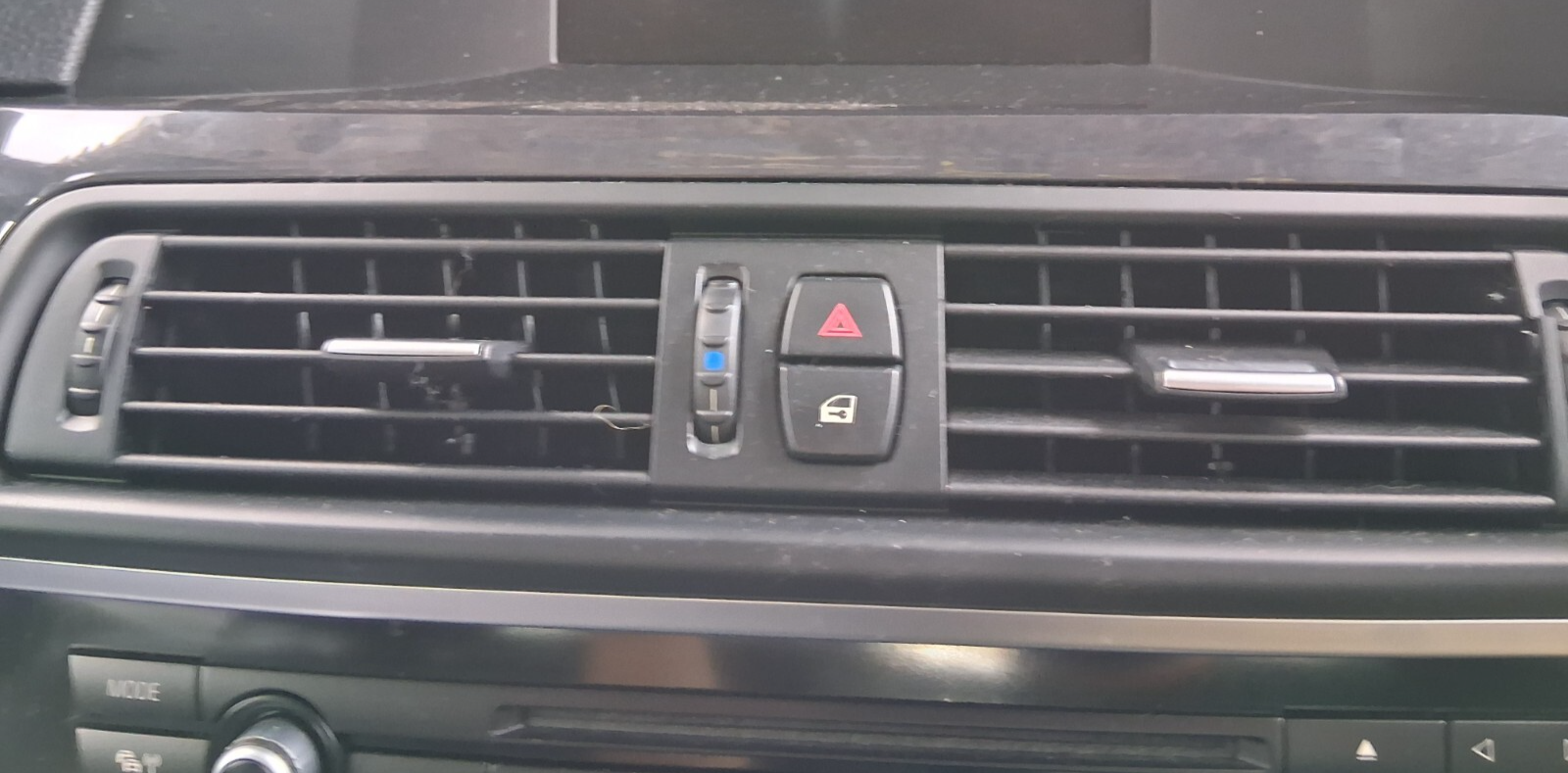2012 BMW 5 SERIES F10 CENTRE DASHBOARD FRONT AIRVENT HAZARD SWITCH TRIM PANEL