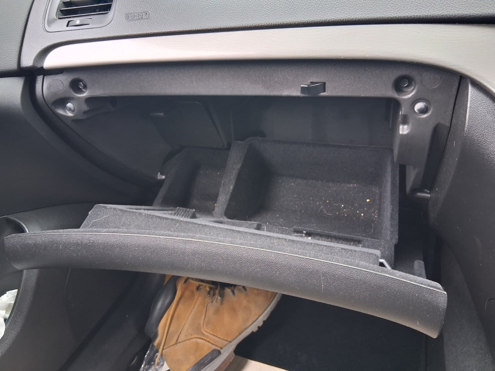 2011 VAUXHALL INSIGNIA ESTATE MK1 GLOVE BOX FRONT STORAGE COMPARTMENT