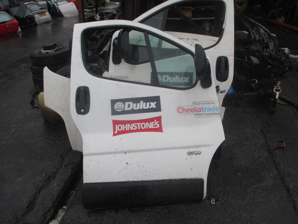 VAUXHALL VIVARO MK1 2002 OSF DRIVER SIDE FRONT DOOR WHITE