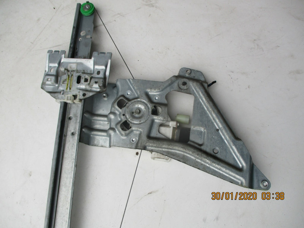 MERCEDES SPRINTER W906 2013 OSF DRIVER FRONT WINDOW REGULATOR MOTOR A9067200146