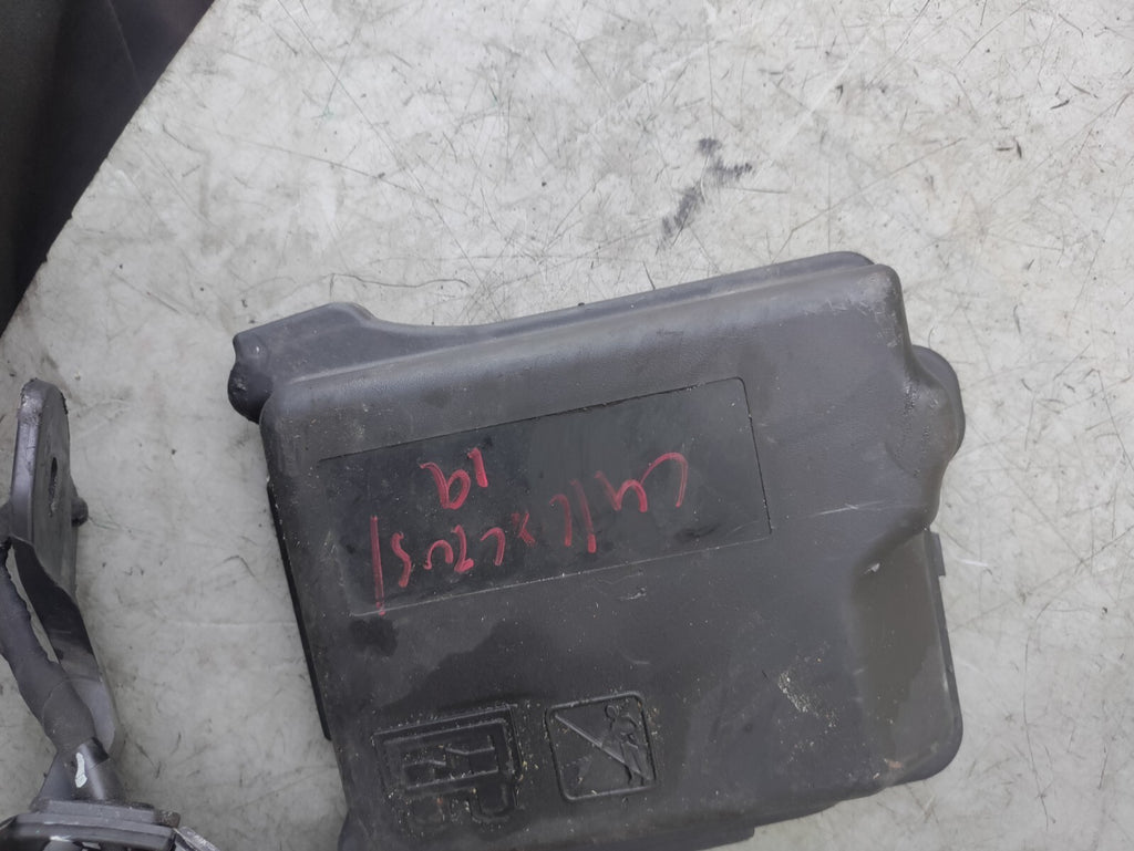 CITROEN C4 CACTUS 2019 UNDER BONNET FUSE BOX 9804848580