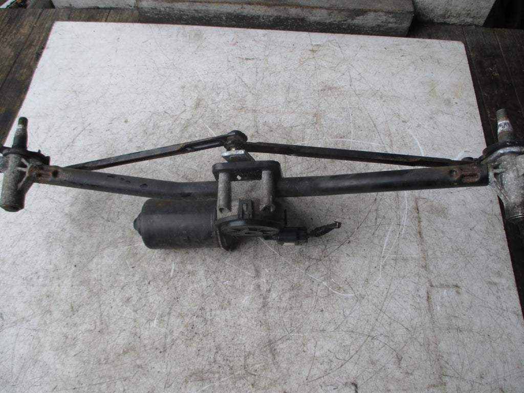 HYUNDAI I30 MK1 1.6 2010 WINDSCREEN WIPER MOTOR