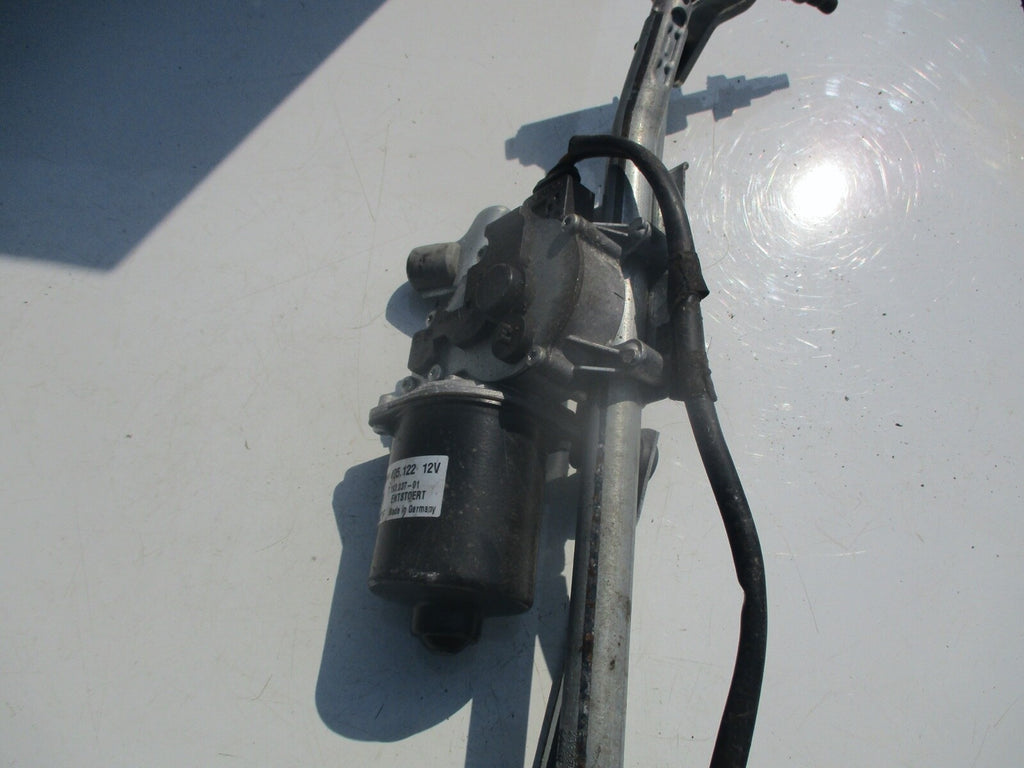 BMW 1 SERIES E87 1.6 2006 FRONT WIPER MOTOR AND MECHANISM 7 193 037 01