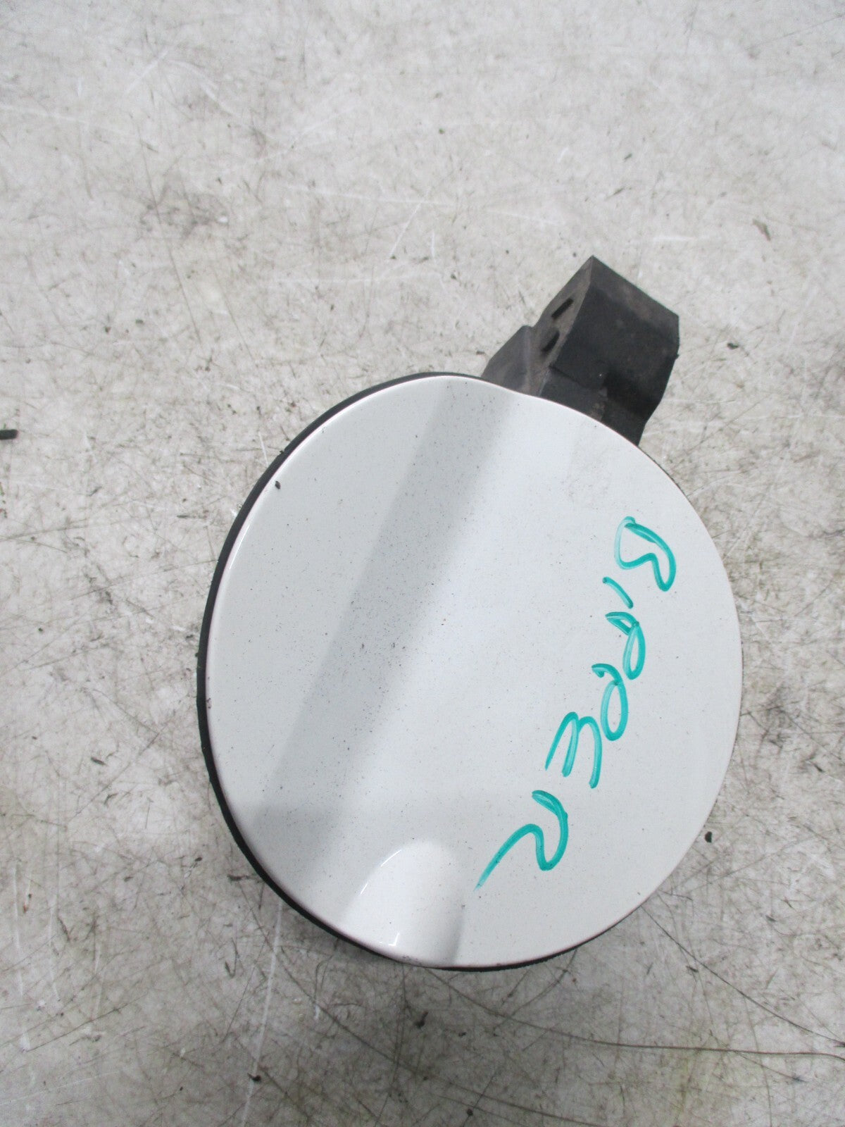 PEUGEOT BIPPER 2014 1.3 DIESEL FUEL FILLER FLAP WHITE PANEL 1353354080