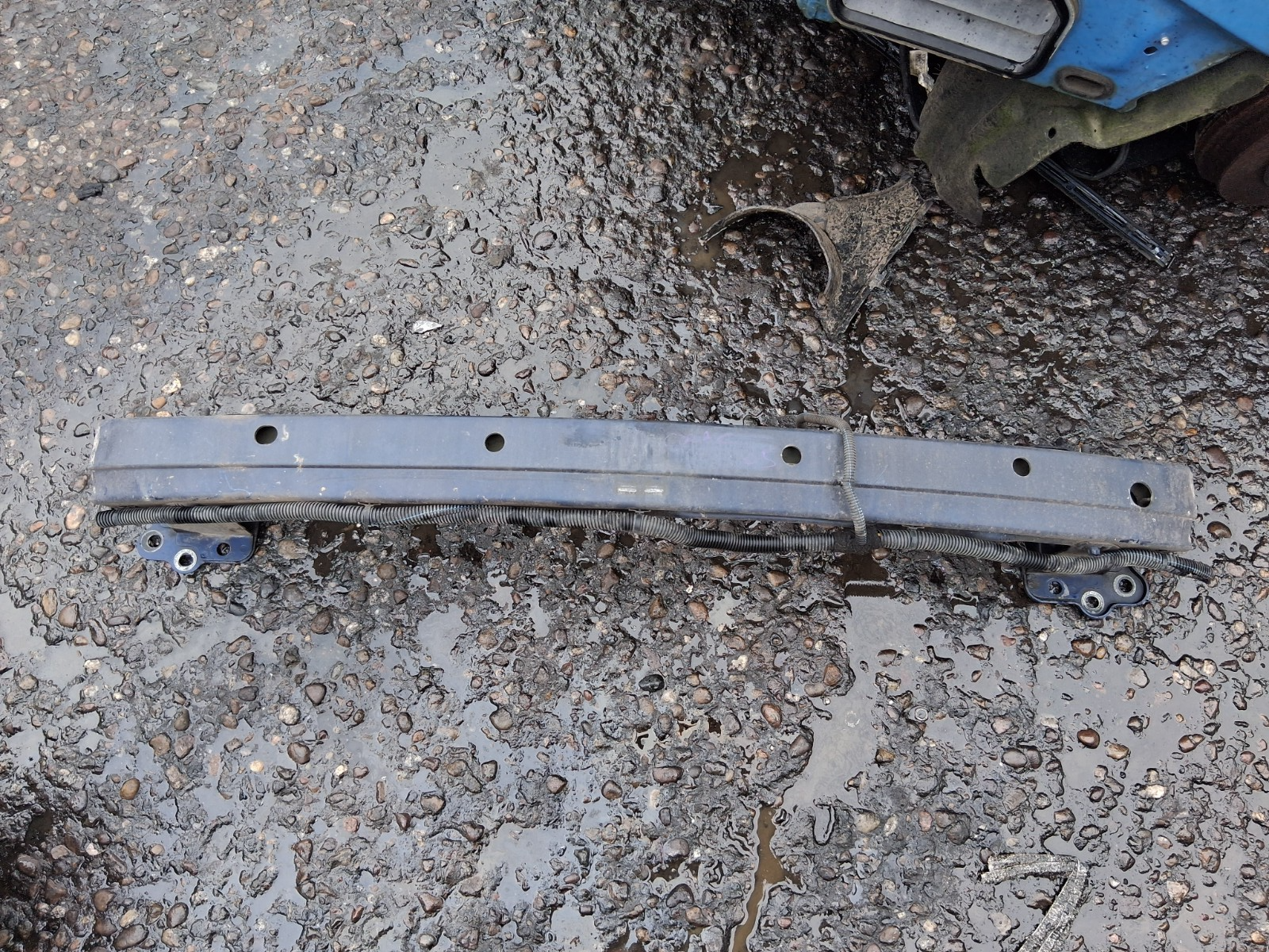2005 VAUXHALL CORSA C FRONT BUMPER CRASH BAR REINFORCEMENT BAR