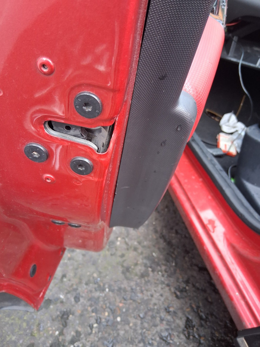 2013 RENAULT CLIO X98 MK4 NSF PASSENGER SIDE FRONT LEFT DOOR LOCK MECHANISM