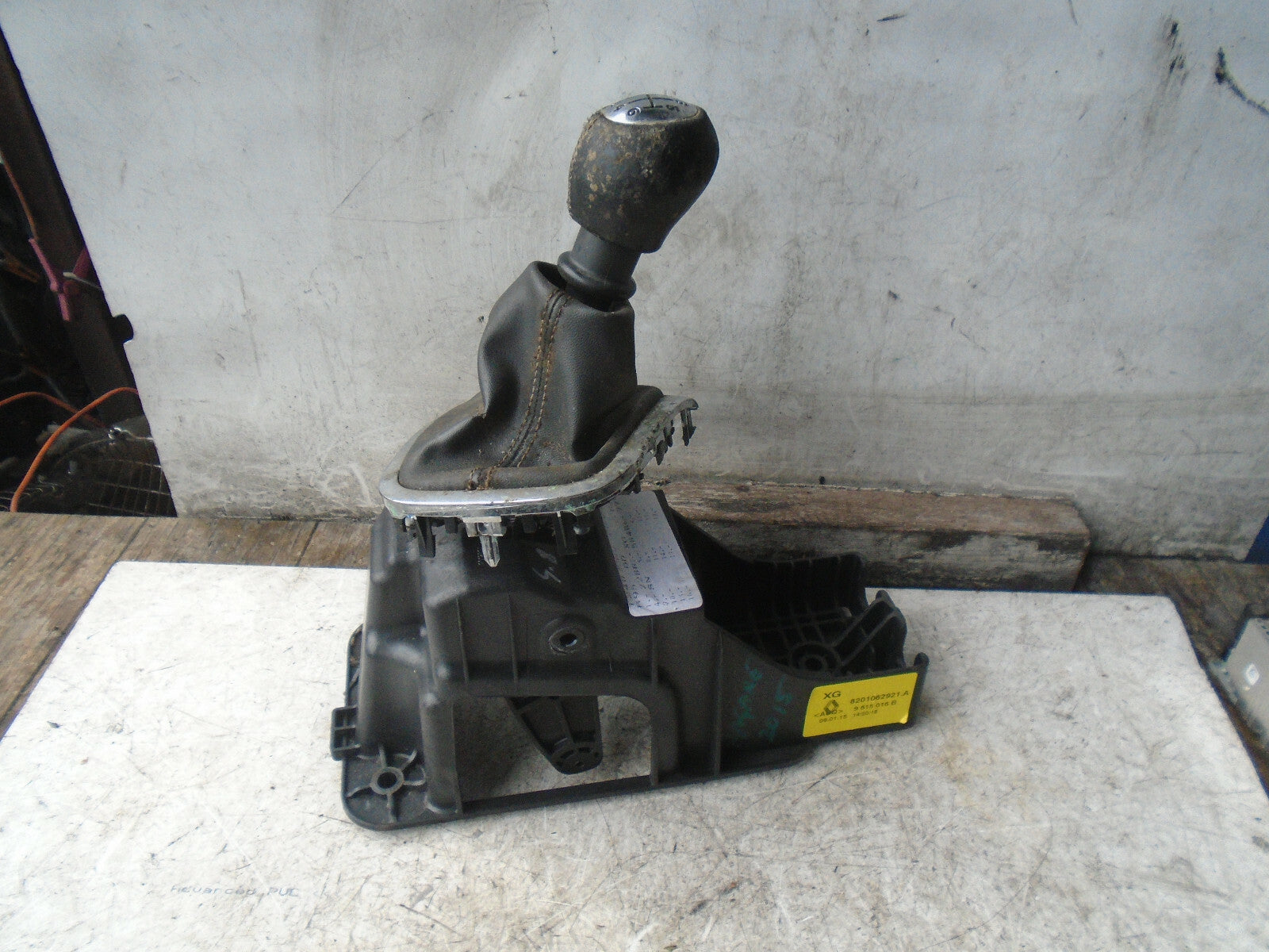 RENAULT MEGANE MK3 2015 6 SPEED MANUAL GEARSTICK GEARSHIFTER 8201062921A