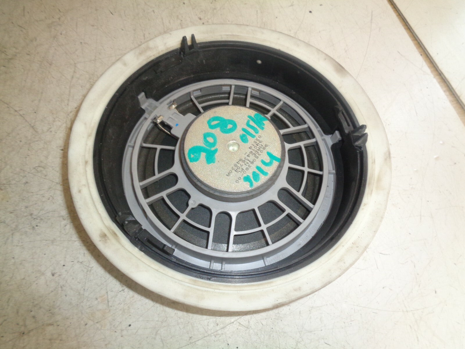 PEUGEOT 208 2014 OSR DRIVER SIDE REAR DOOR SPEAKER 9803506380