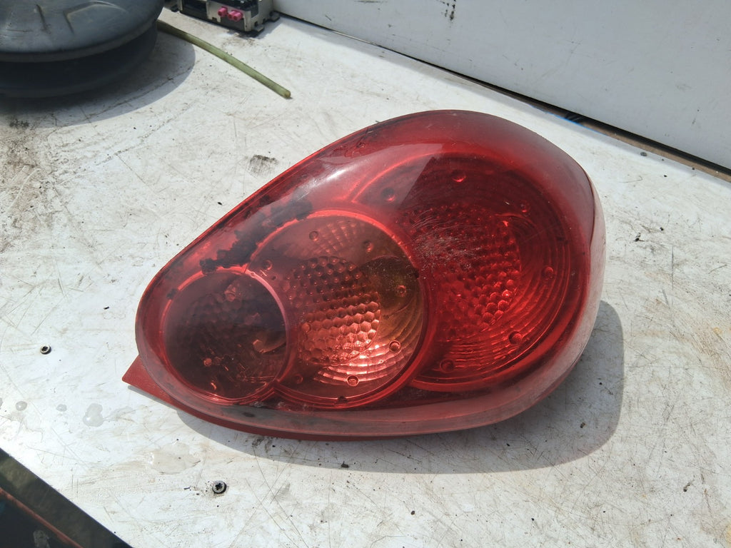 2008 TOYOTA AYGO MK1  NSR PASSENGER SIDE REAR TAIL LIGHT LAMP