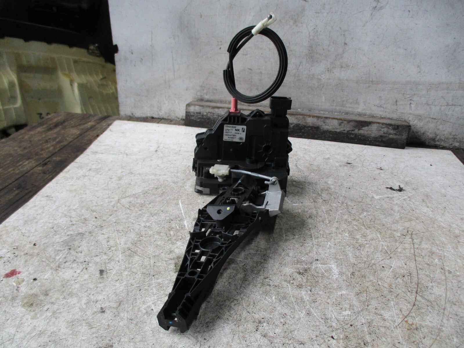 VAUXHALL CORSA E 2017 NSF PASSENGER FRONT SIDE DOOR LOCK  13431843