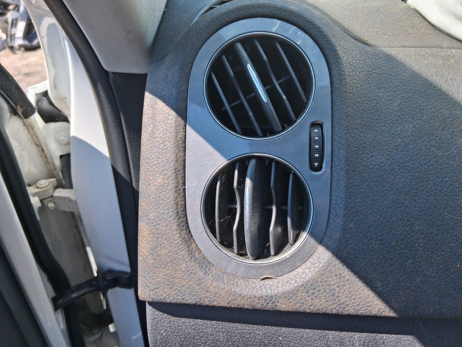 2013 VW VOLKSWAGEN TIGUAN MK1 NS PASSENGER SIDE INTERIOR AIR VENTS