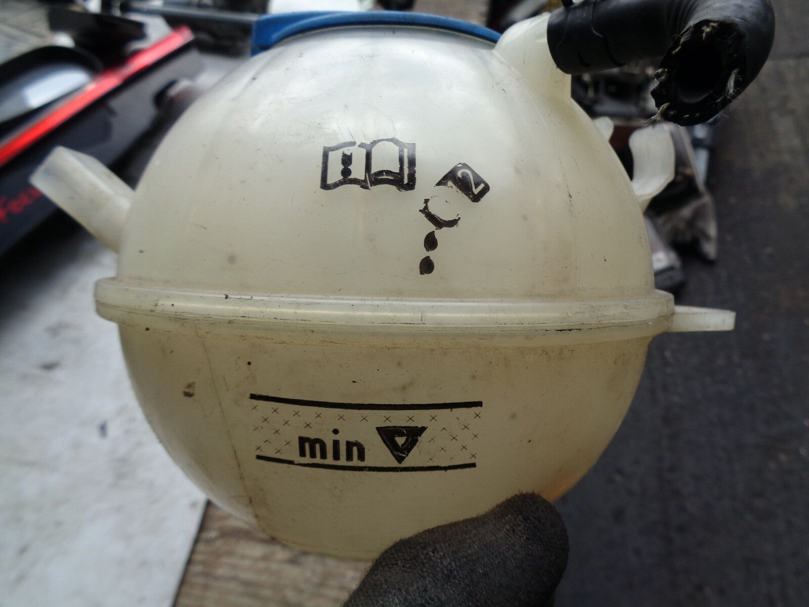 VOLKSWAGEN GOLF MK5 HEADER OVERFLOW EXPANSION TANK 1K012140