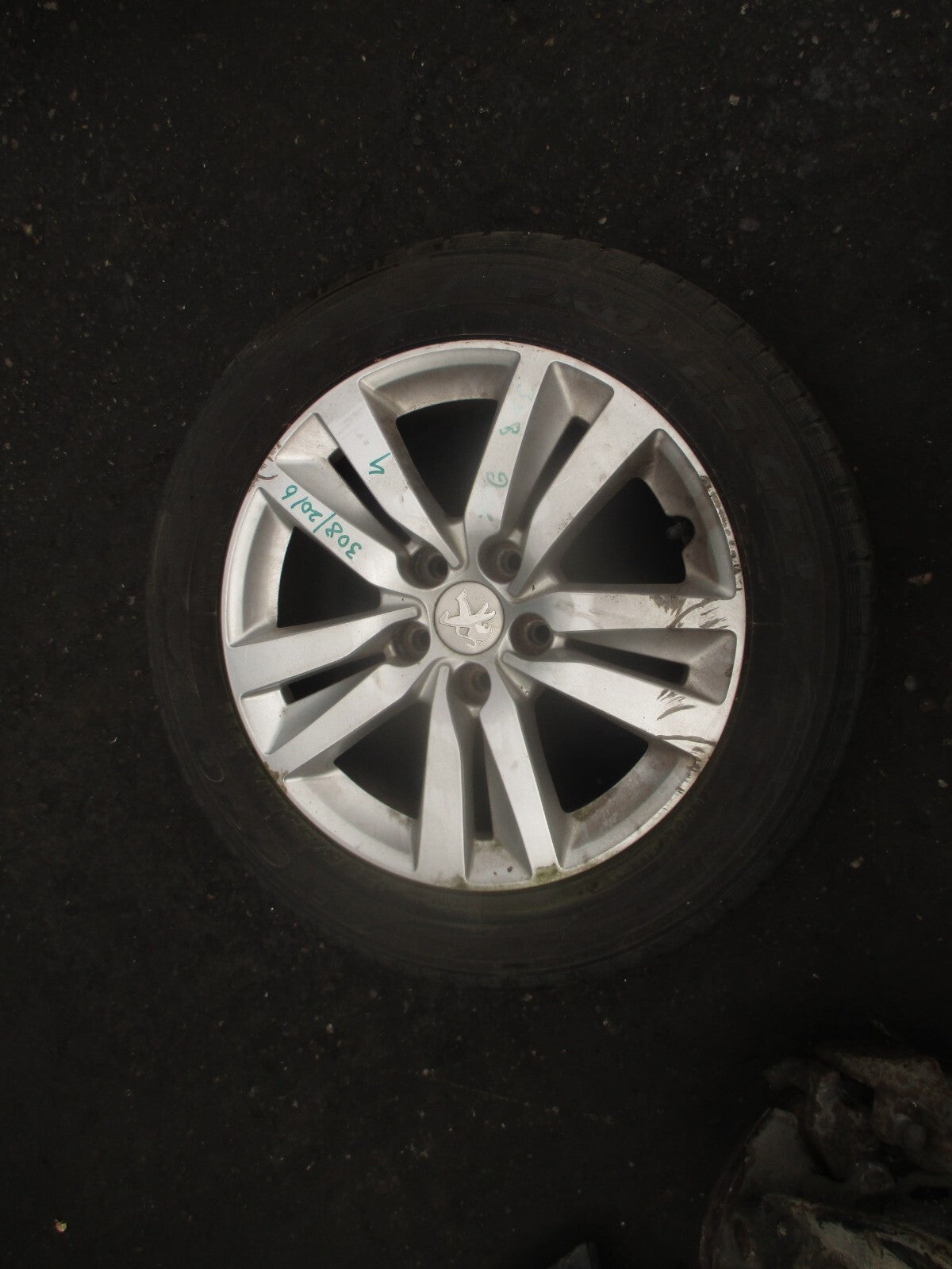 2014 PEUGEOT 308 MK2 16 INCH ALLOY WHEEL WITH TYRE 205/55R16 REF 4