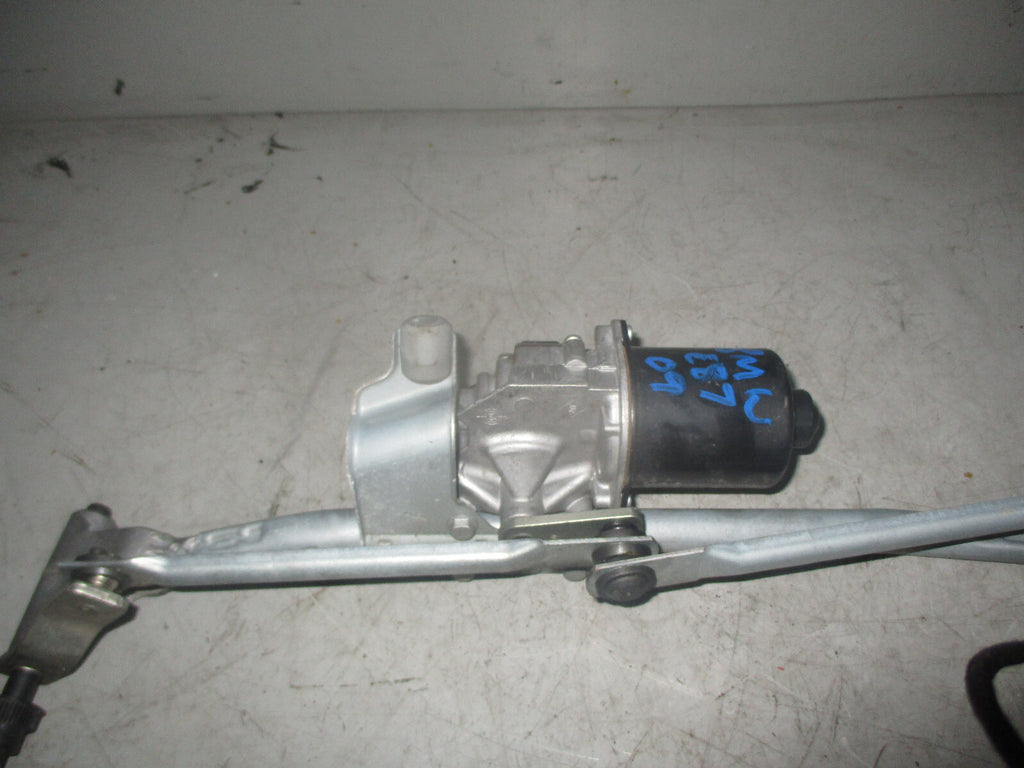 BMW 1 SERIES 2010 E87 FRONT WIPER MOTOR & LINKAGES 719303701