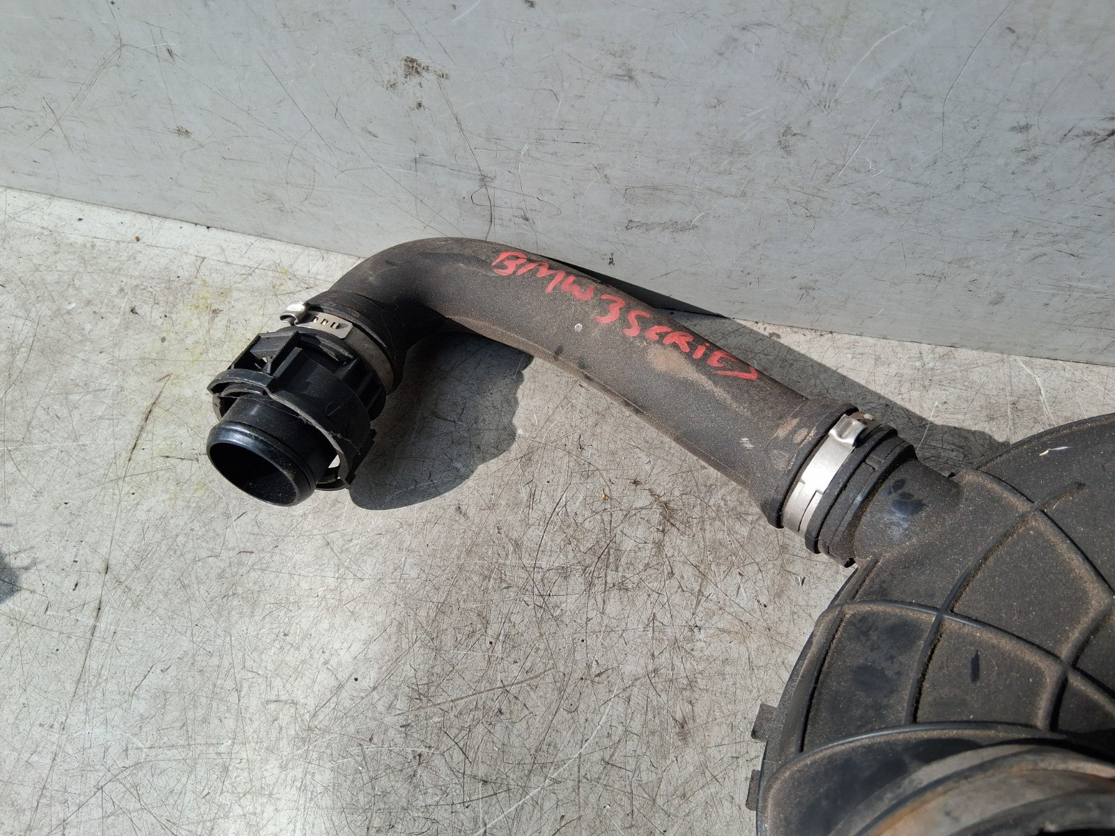 2015 BMW 3 SERIES F30 ESTATE 2.0 DIESEL AIR INTAKE PIPE HOUSING PIPE 586509
