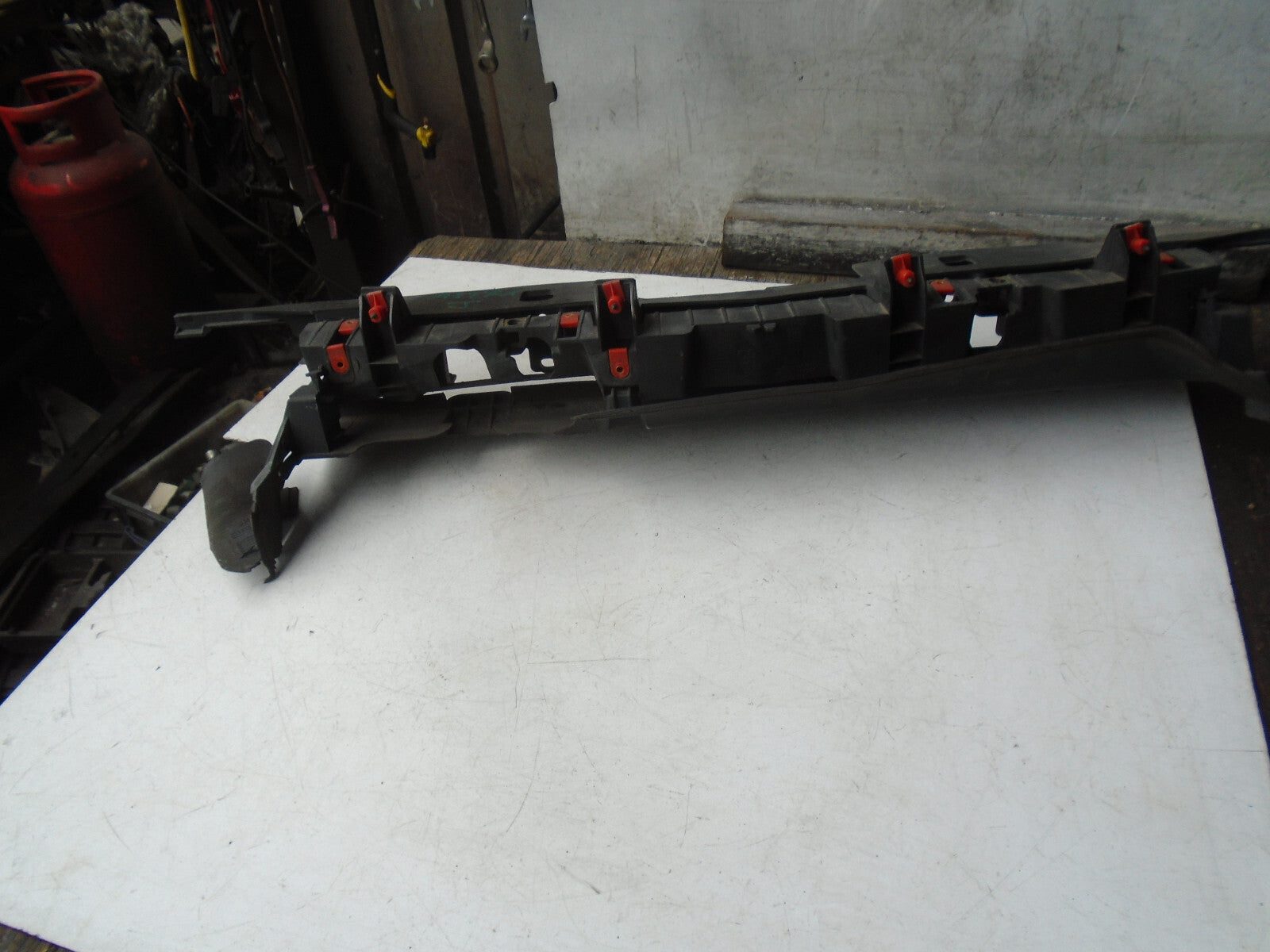 VAUXHALL ASTRA J MK6 FRONT BUMPER SUPPORT BRACKET 13264477